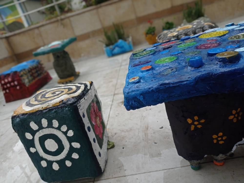 کارگاه هنر و دست ساخته های دانش آموزی ( با استفاده از مواد بازیافتی )